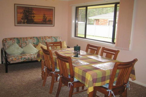 SEASCAPE In NARRAWALLEE - Nambucca Heads Accommodation 3