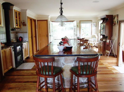 Shakespeare's Wilderness Chalet - Nambucca Heads Accommodation 2