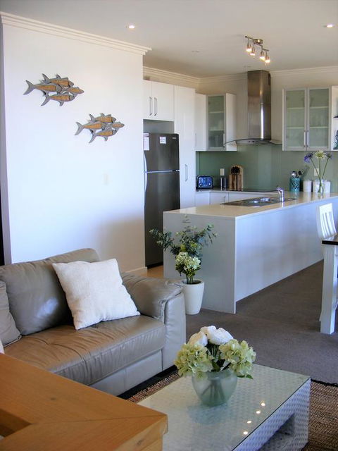 Shearwaters Apartment, Ocean Views - Nambucca Heads Accommodation 3