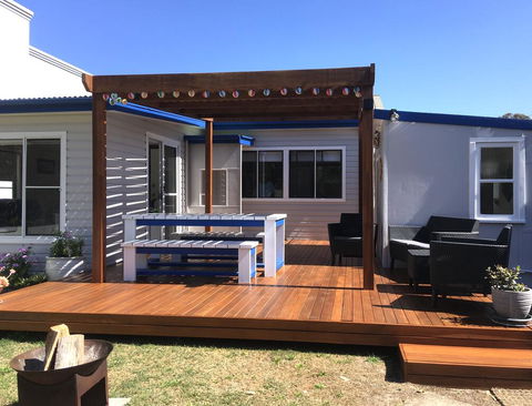 Shellharbour Beach Cottage - Walk Onto Patrolled Beach With Flags In Summer - Nambucca Heads Accommodation 0