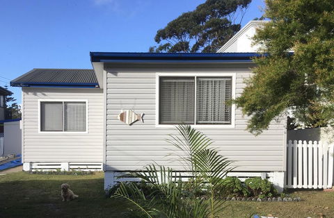 Shellharbour Beach Cottage - Walk Onto Patrolled Beach With Flags In Summer - Nambucca Heads Accommodation 2