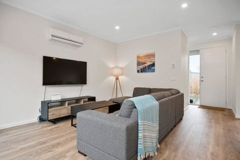 Sleek, Modern Capel Sound! - Nambucca Heads Accommodation 3