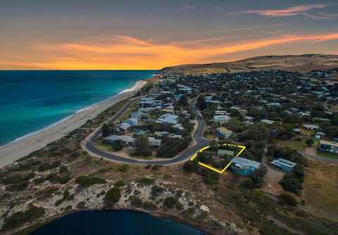 Socks 'n' Sandals - 34 Riverview Drive - Nambucca Heads Accommodation 1