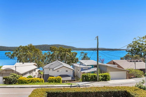 Soldiers Point Spectacular - Nambucca Heads Accommodation 0