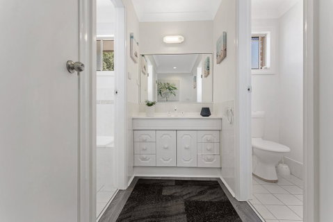 Soldiers Point Spectacular - Nambucca Heads Accommodation 3