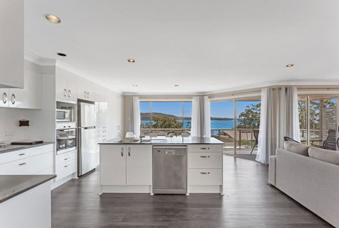Soldiers Point Spectacular - Nambucca Heads Accommodation 2