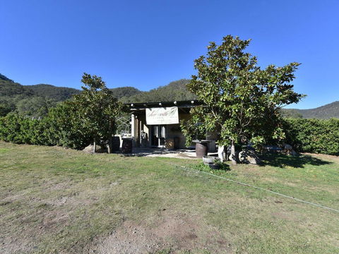 Somerville Wines Farmstay In Broke, Super Cute House On Working Farm. Walk For Miles. - Nambucca Heads Accommodation 1