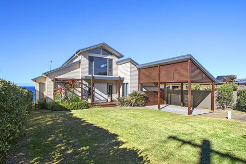South Pacific Crescent 75, Ulladulla - Nambucca Heads Accommodation 2