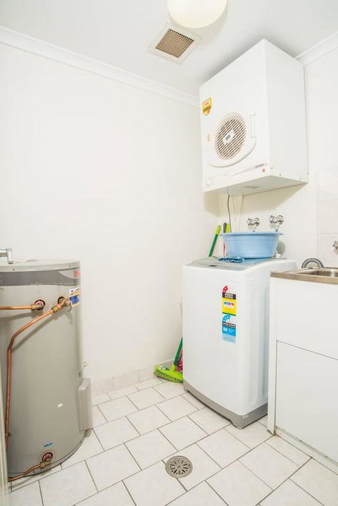 Spacious & Cozy APT@Heart Of Redfern Closes To CBD - Nambucca Heads Accommodation 3
