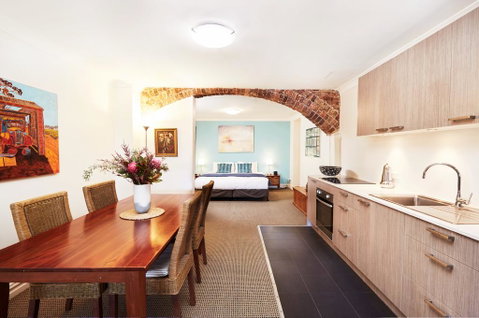 Spacious Studio With Courtyard And Extra Beds - Nambucca Heads Accommodation 0