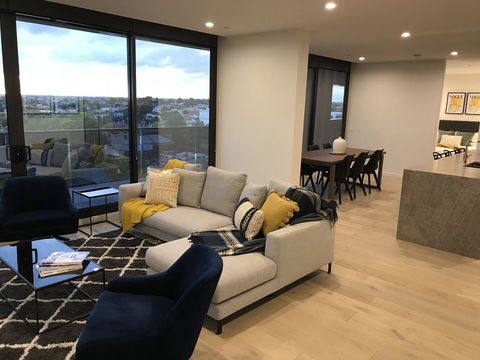 StayCentral Essendon Escape Sub-penthouse - Nambucca Heads Accommodation 3