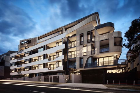 StayCentral Essendon Escape Sub-penthouse - Nambucca Heads Accommodation 1