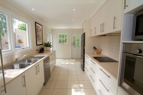 Strahan House - Nambucca Heads Accommodation 2