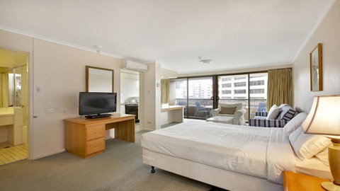 Studio With Balcony At College St - Nambucca Heads Accommodation 2