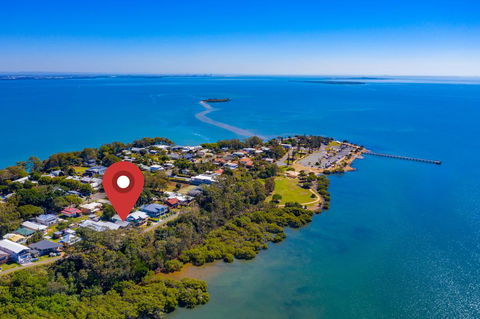 Stunning Family Escape On The Point With Bay Views - Nambucca Heads Accommodation 2