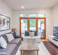 Stunning Townhouse- Quiet Street Close to CBD - Nambucca Heads Accommodation