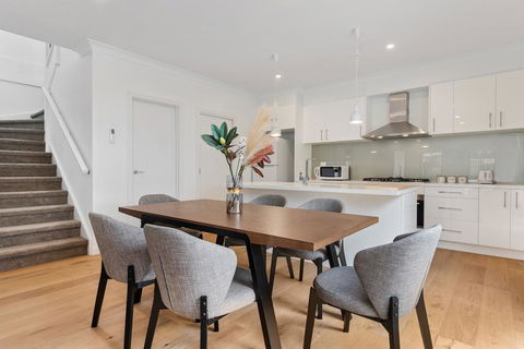 Style, Comfort And Convenience - Nambucca Heads Accommodation 1