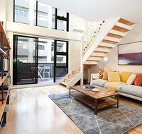 Stylish Loft Steps From City In Best Neighbourhood - Nambucca Heads Accommodation