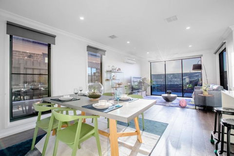 StylishTownhouse@Narre Warren/TrainStation/SC - Nambucca Heads Accommodation 3