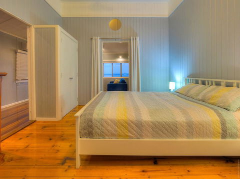 Sublime Beachfront Queenslander On The Esplanade - Nambucca Heads Accommodation 3
