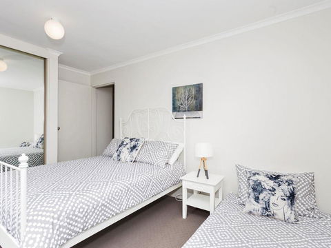 Sundowner Apartment 5 - Nambucca Heads Accommodation 1