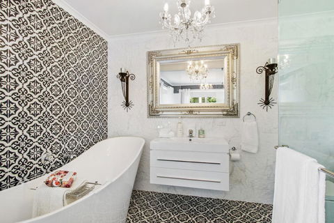 SUNNYDELL - Nambucca Heads Accommodation 0