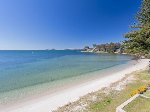 Sunrise Waters', 2/63 Soldiers Point Road - Stunning Waterfront Property - Nambucca Heads Accommodation 1