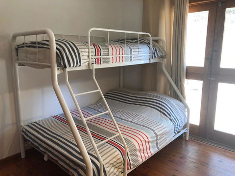 Surfers Ave 17 Narrawallee - Nambucca Heads Accommodation 3