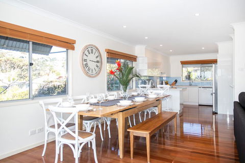 Surfers Beach House - Nambucca Heads Accommodation 1