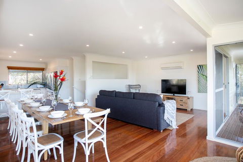 Surfers Beach House - Nambucca Heads Accommodation 2