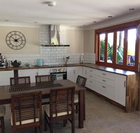 TAKURA HEIGHTS Modern Country Apartment with pool access - Nambucca Heads Accommodation