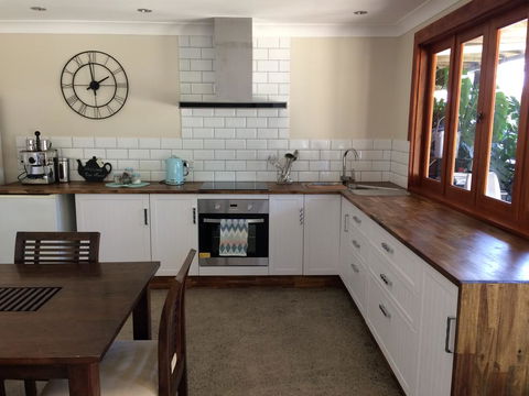 TAKURA HEIGHTS Modern Country Apartment With Pool Access - Nambucca Heads Accommodation 2