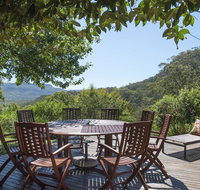 Taliesin - Beautiful 4 bedroom home with amazing views - Nambucca Heads Accommodation