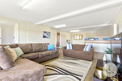 TASSIE SEASIDE SERENITY - L'Abode Accommodation - Nambucca Heads Accommodation 3