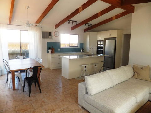 TERRIFIC ON TAMARA CRESCENT - Nambucca Heads Accommodation 3