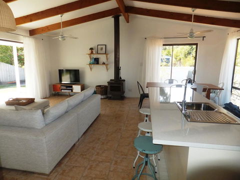 TERRIFIC ON TAMARA CRESCENT - Nambucca Heads Accommodation 2