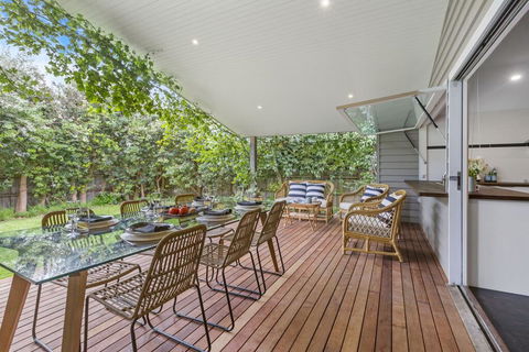 THALASSA HOUSE COASTAL RETREAT DROMANA - Nambucca Heads Accommodation 0
