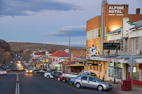The Alpine Hotel - Nambucca Heads Accommodation 1