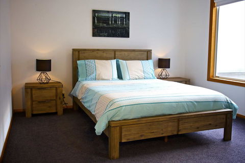 Penguin Beachfront Apartments - Nambucca Heads Accommodation 10