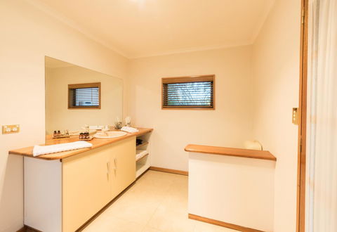 Parnella Kettering - Nambucca Heads Accommodation 6