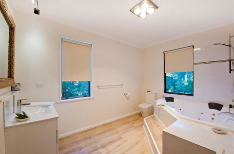 Parnella Kettering - Nambucca Heads Accommodation 9