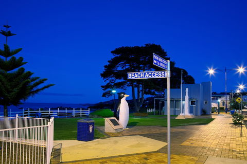 Penguin Waterfront Escape - Nambucca Heads Accommodation 2