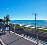 Penguin Waterfront Escape - Nambucca Heads Accommodation