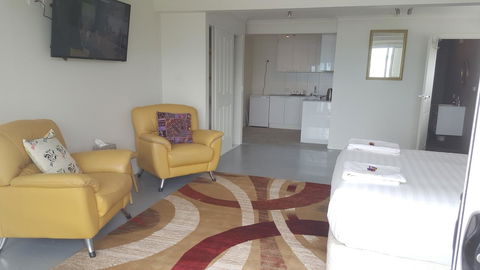 AppleBay Guest House - Nambucca Heads Accommodation 0