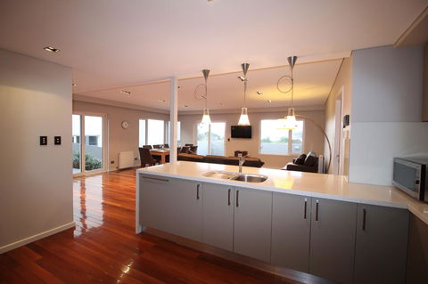 Sunny 3 Bedroom Apartment In Sandy Bay - Nambucca Heads Accommodation 11
