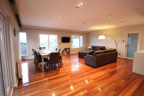 Sunny 3 Bedroom Apartment In Sandy Bay - Nambucca Heads Accommodation 1