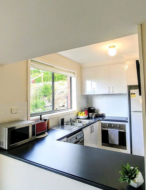 The View 2 Bed Unit With Stunning Hobart Outlook - Nambucca Heads Accommodation 10