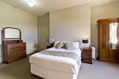 Deloraine Hotel - Nambucca Heads Accommodation 26