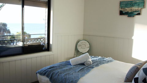 KINGFISHER COTTAGE Beachfront At The Binalong Bay - Nambucca Heads Accommodation 11