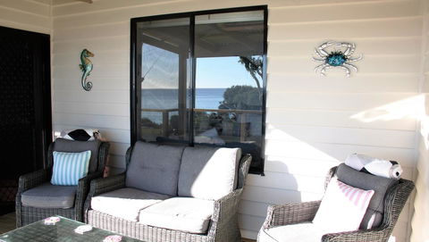 KINGFISHER COTTAGE Beachfront At The Binalong Bay - Nambucca Heads Accommodation 7